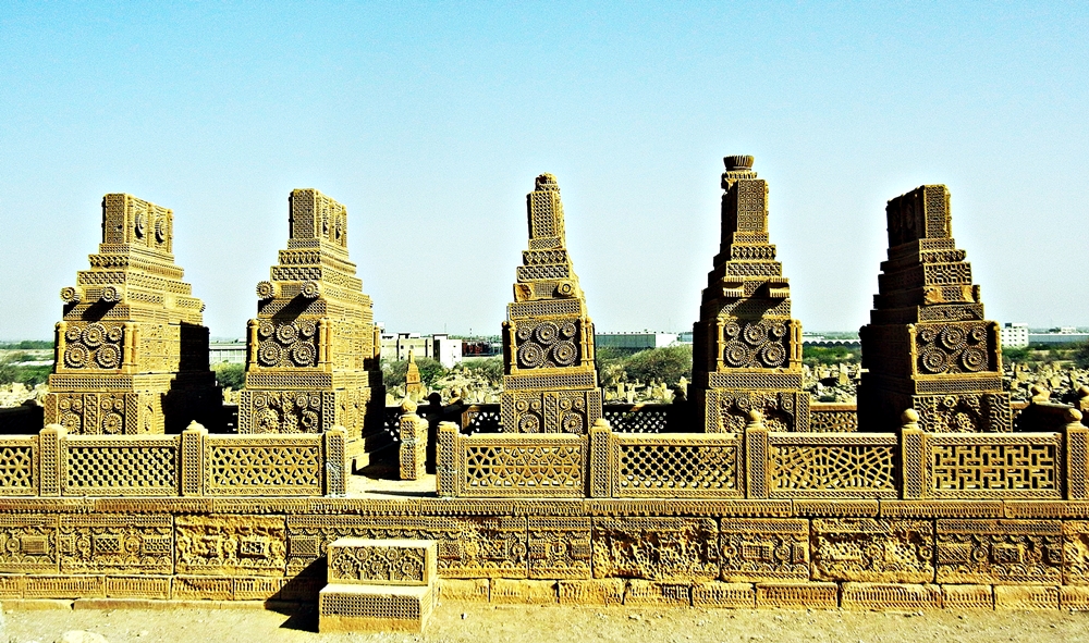 Day excursions from Karachi